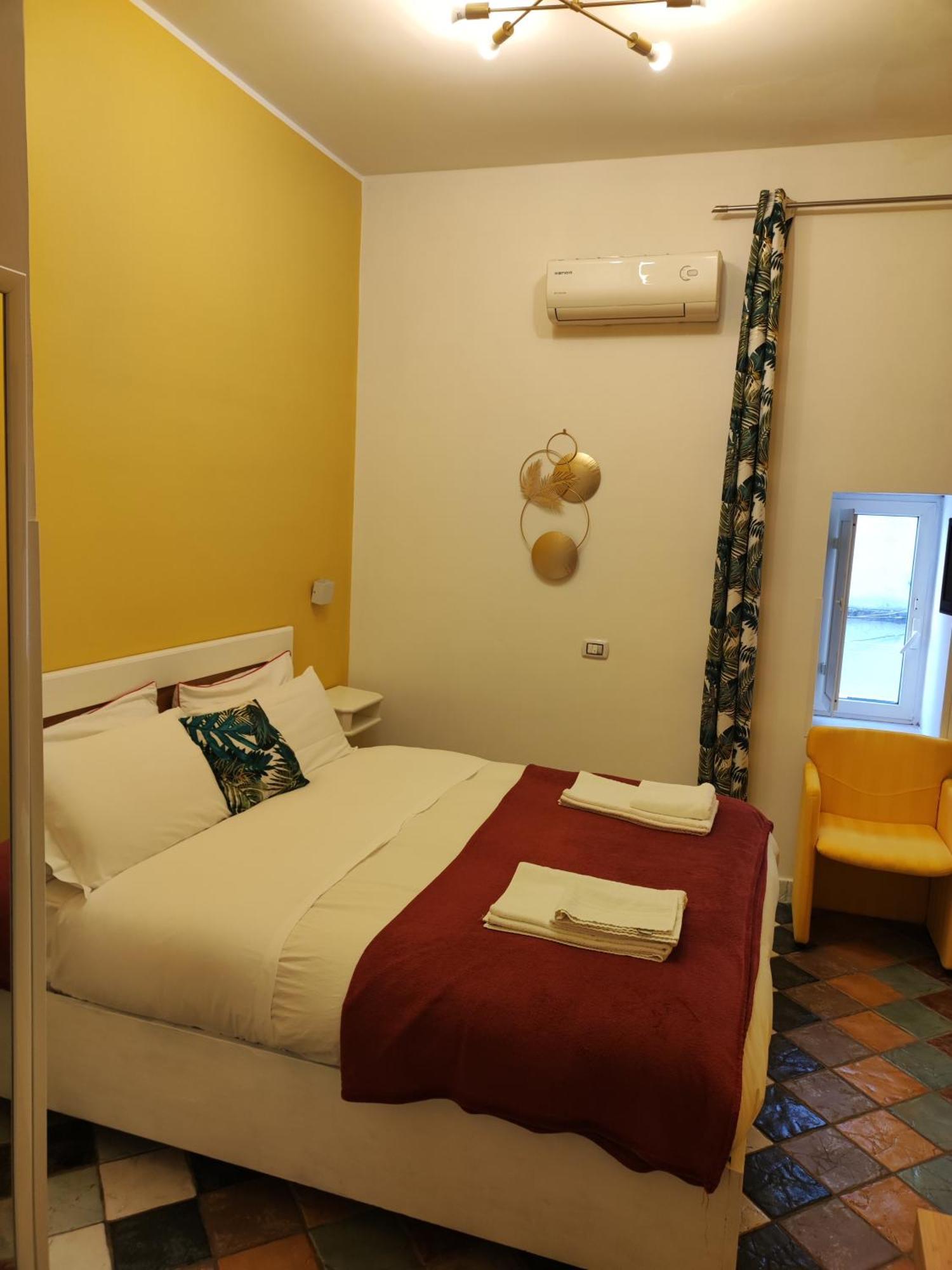 Firenze32 Bed & Breakfast Napoli Oda fotoğraf