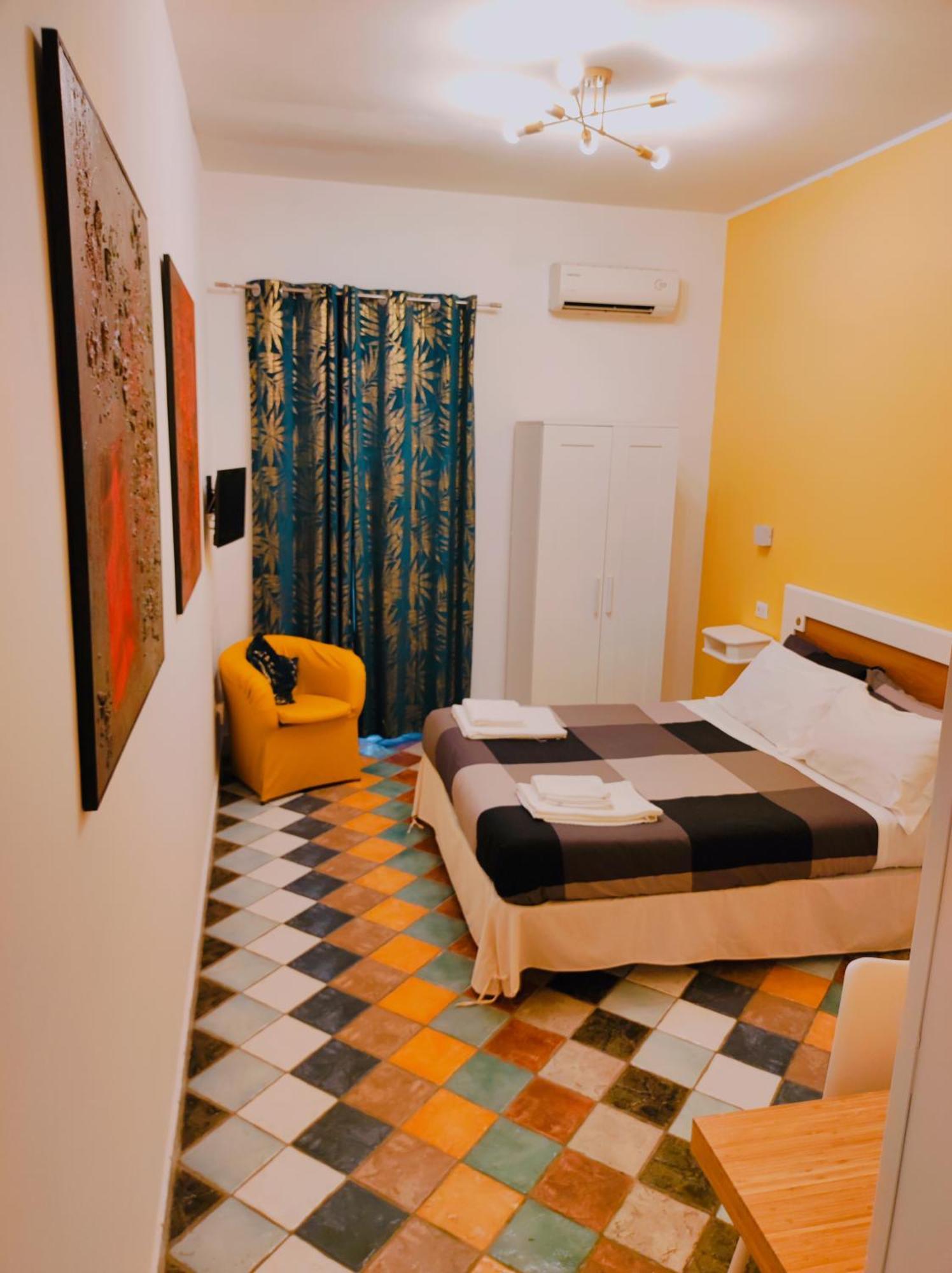 Firenze32 Bed & Breakfast Napoli Oda fotoğraf