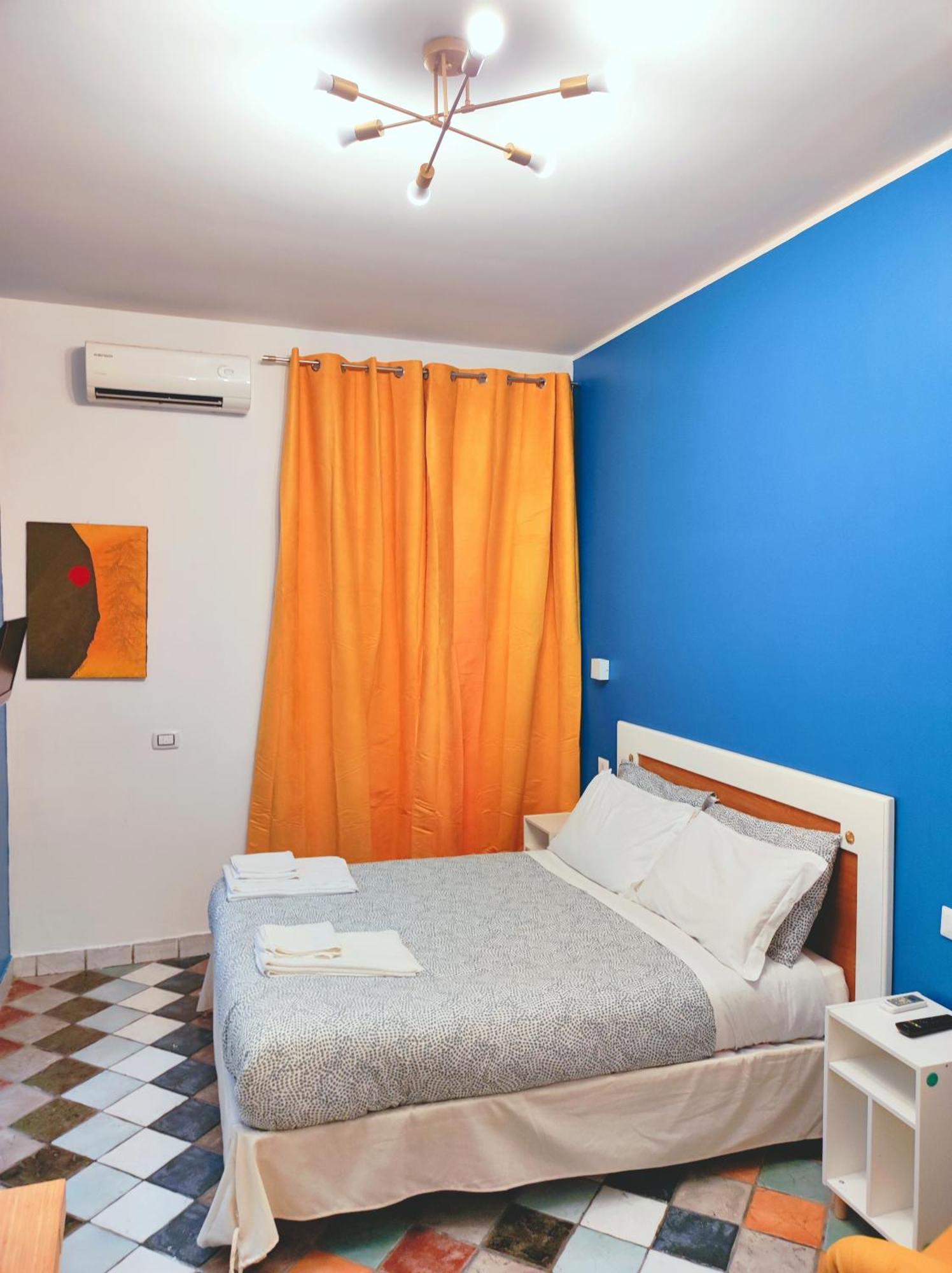 Firenze32 Bed & Breakfast Napoli Oda fotoğraf